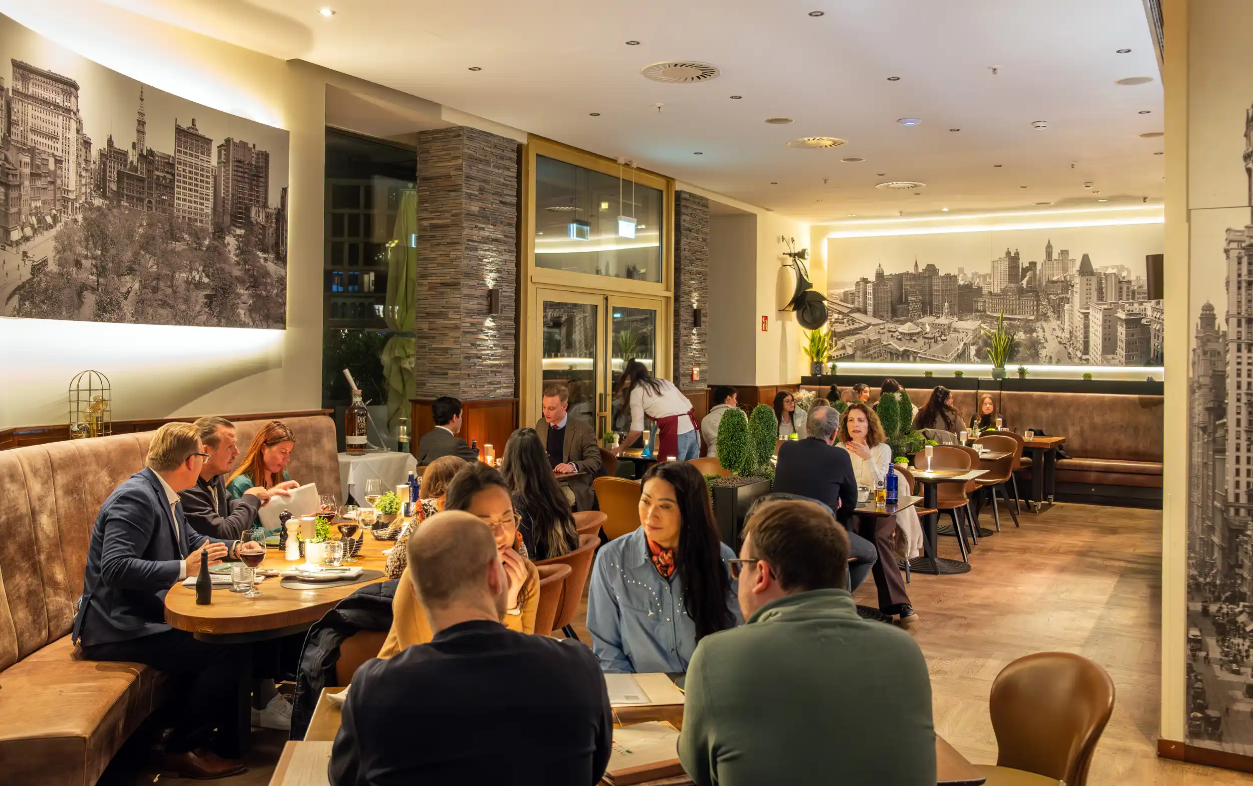 Restaurant Isoletta Frankfurt – Pinsa & US Steaks im Main Plaza