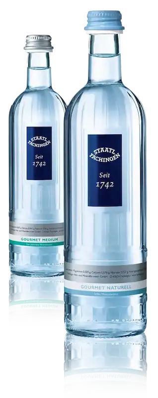 Kultur in Flaschen: Genießen Sie mit Staatl. Fachingen das traditionsreichste Mineralwasser Deutschlands als Erfrischung in Ihrer Suite