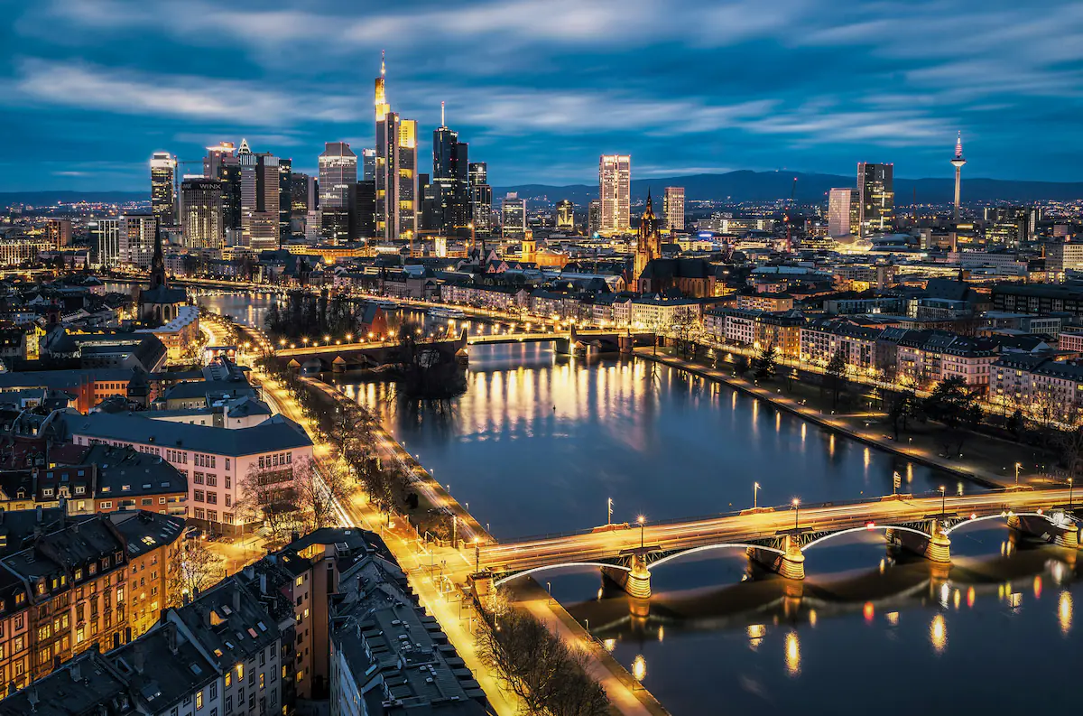 Einzigartiger Blick auf die Frankfurter Skyline von unseren Apartments in der Skyline View-Kategorie